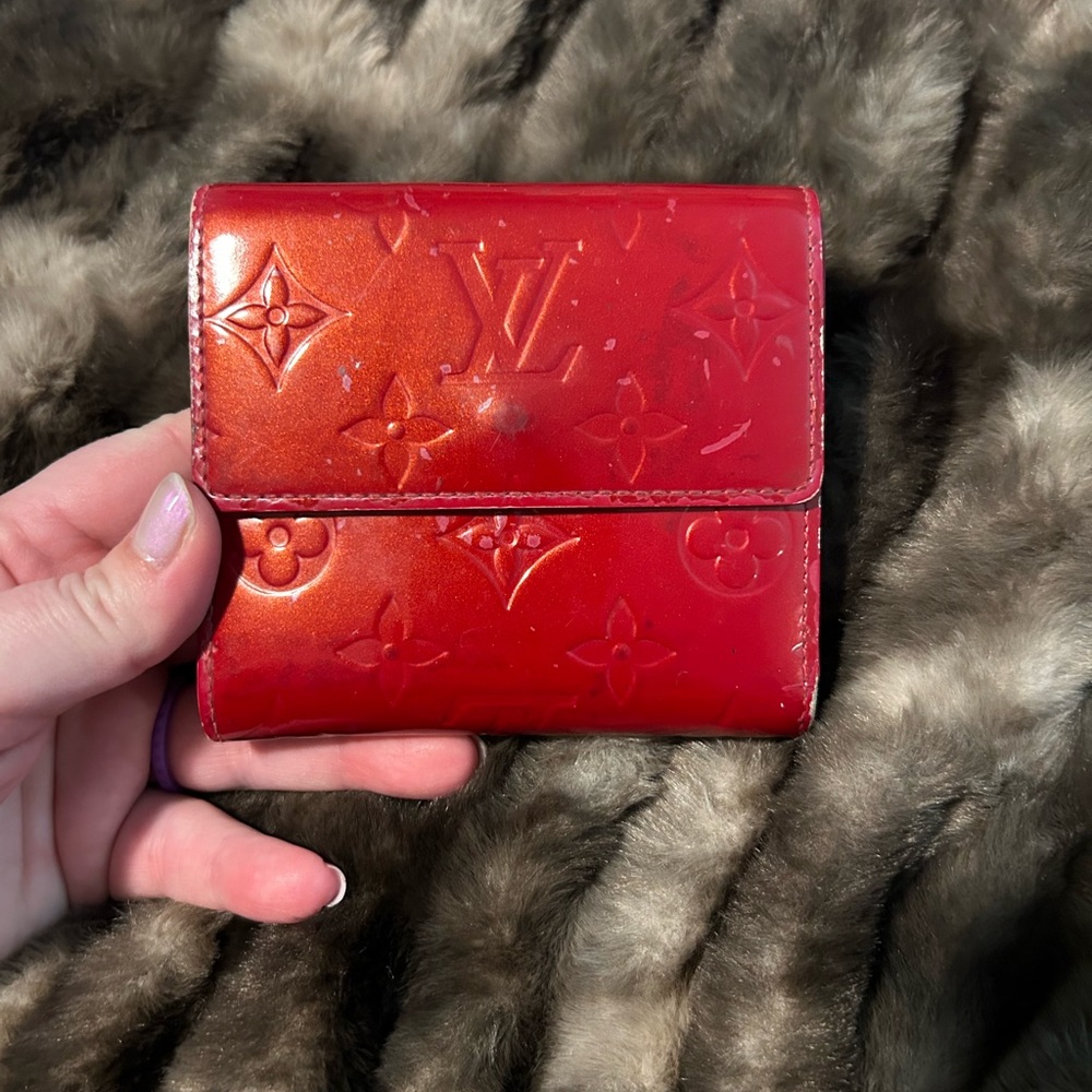 Authentic Louis Vuitton Vernis double snap wallet